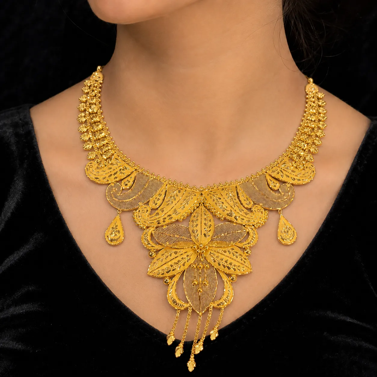 Necklace, view 2
