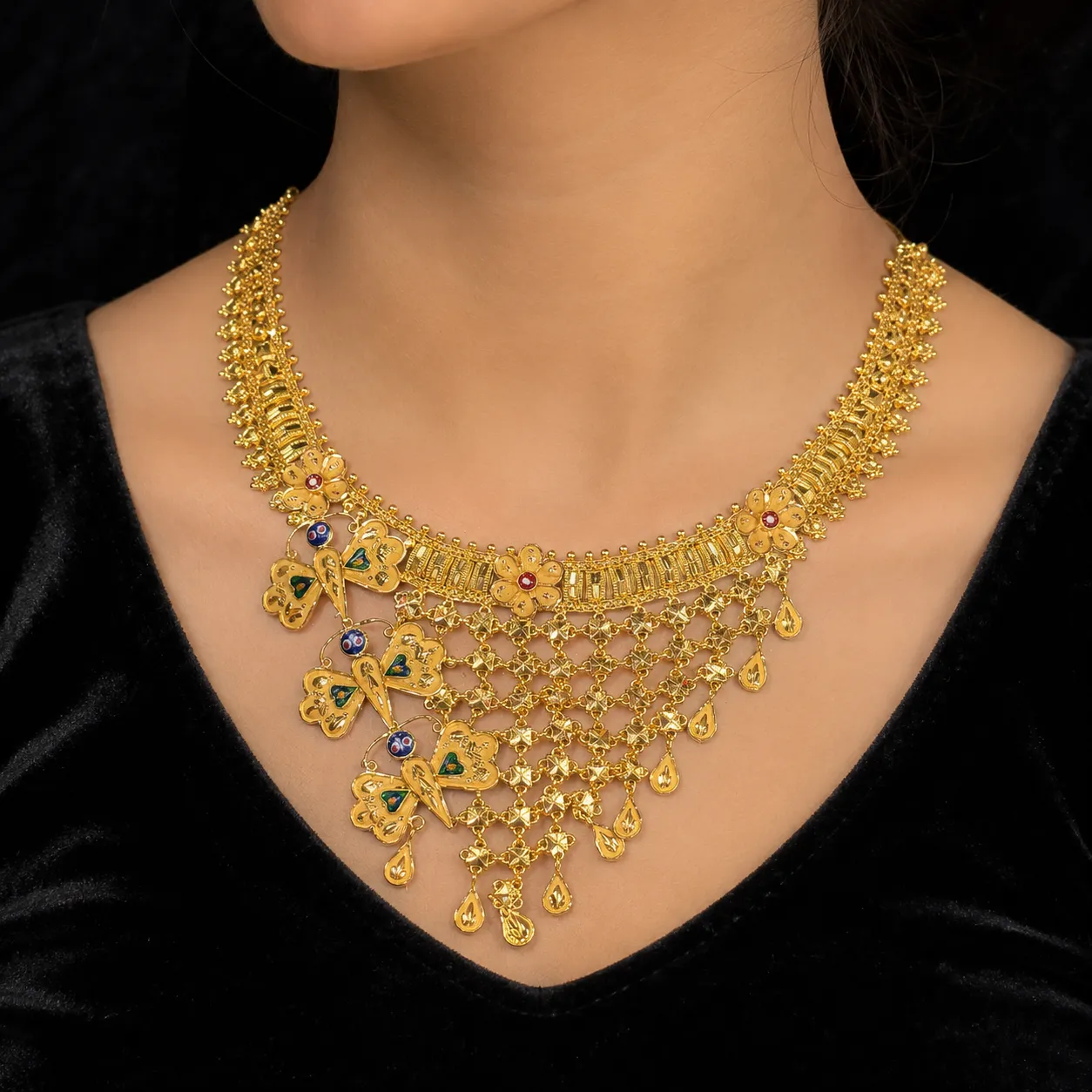 Necklace, view 2